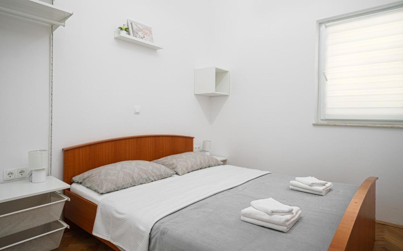 Apartman Rusula Vodice Buitenkant foto