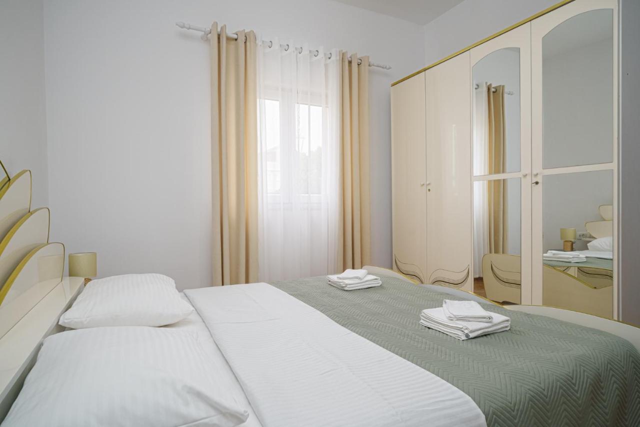 Apartman Rusula Vodice Buitenkant foto